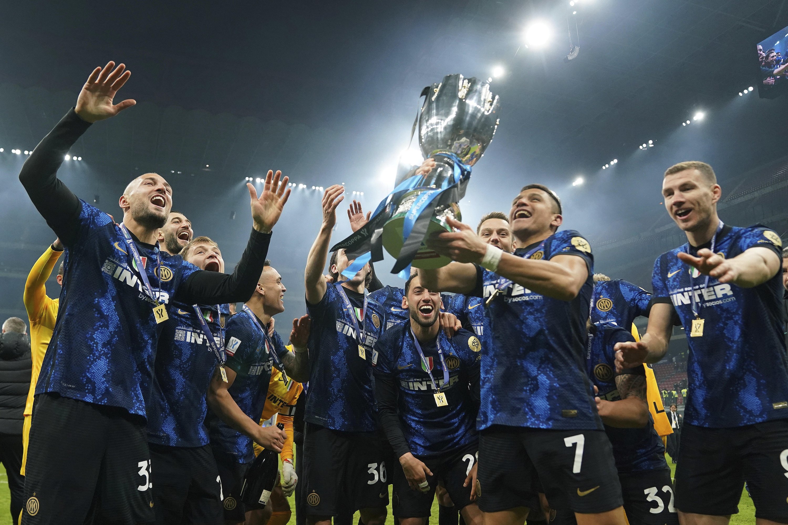 Inter wins Italian Super Cup after lastgasp Sanchez sinks Juve Daily