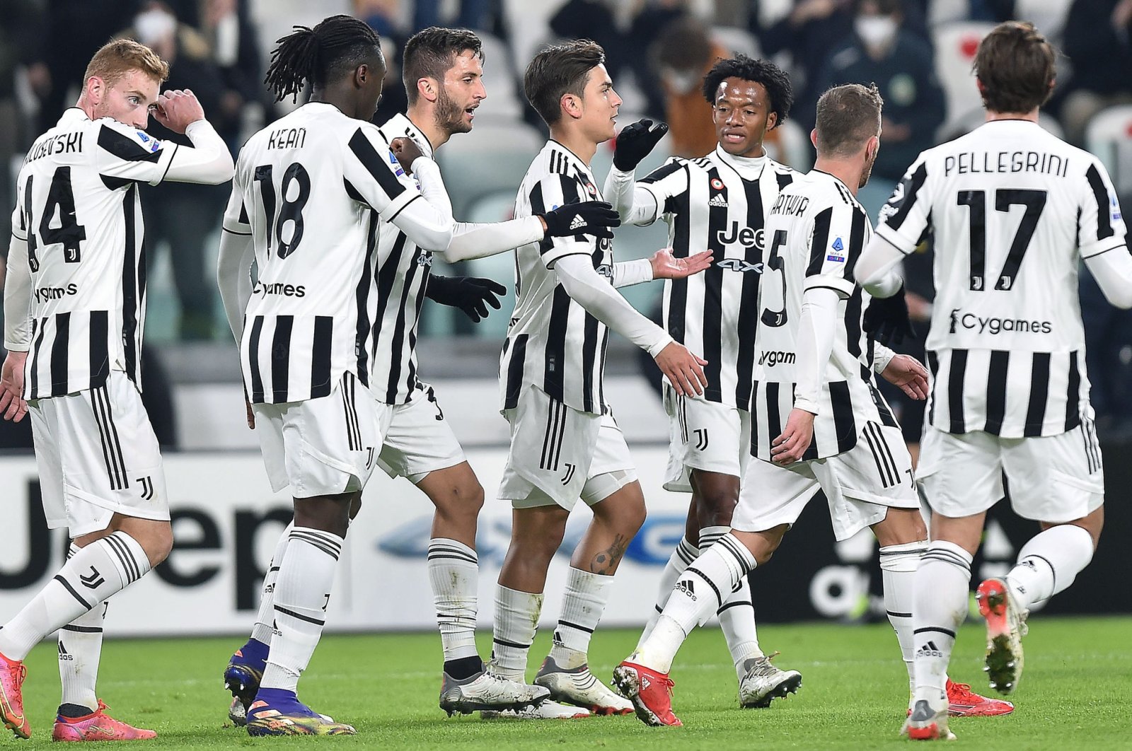 Juventus’ Paulo Dybala (C) celebrates with teammates after scoring a goal in a Serie A match against Udinese in Turin, Italy, Jan. 15, 2022. (EPA Photo)