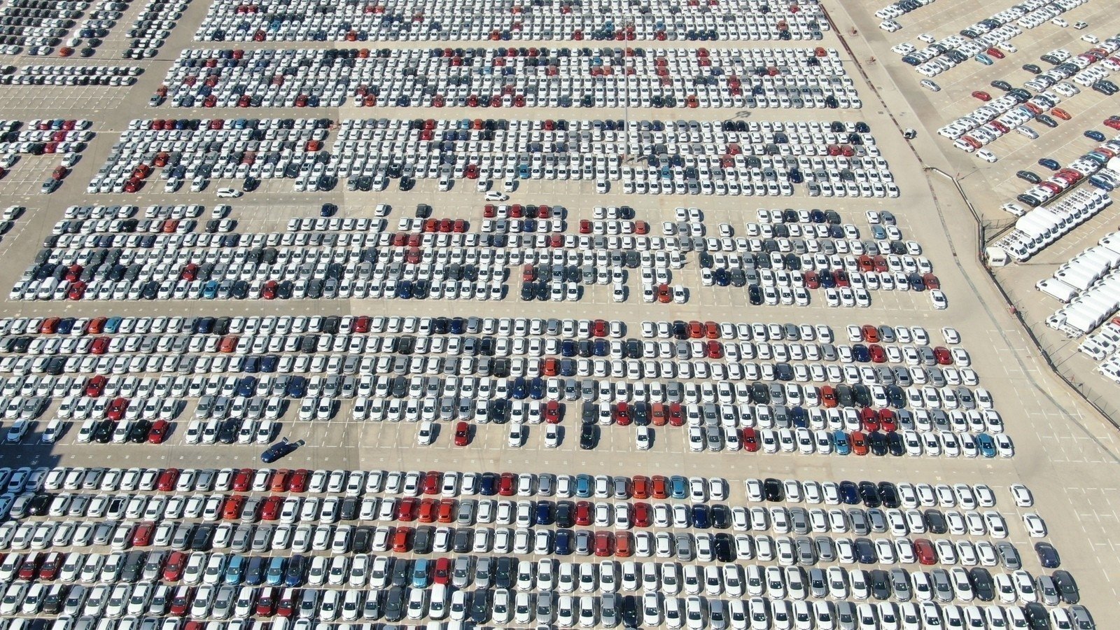 Cars sit parked at a plant in northwestern Bursa province, Turkey, Oct. 3, 2020. (IHA Photo)