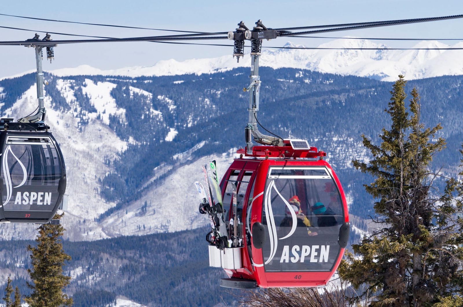 Gondolas delivering skiers for the descent in Aspen, Colorado, U.S. (Shutterstock Photo)