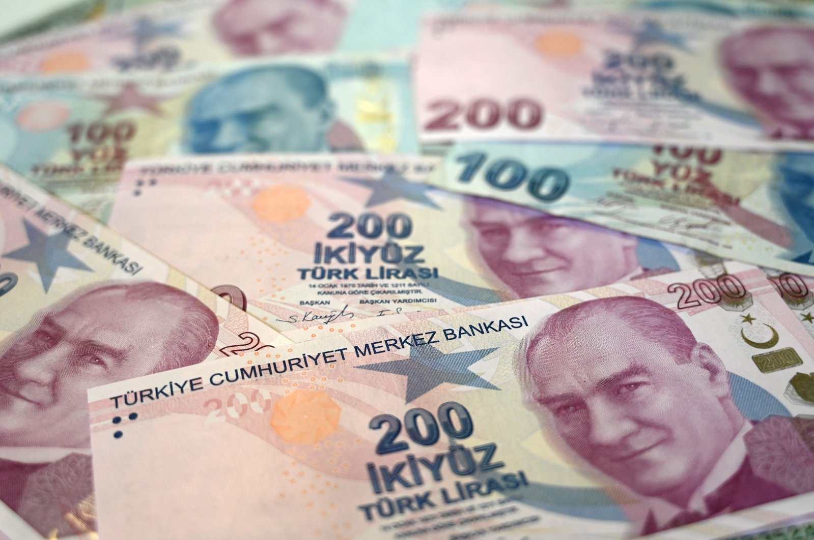 Turkish lira banknotes on display in Istanbul, Turkey, Dec. 7, 2021. (AFP Photo)
