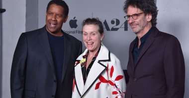 Denzel Washington (L), Frances McDormand (C) and Joel Coen attend the Los Angeles Premiere of &quot;The Tragedy of Macbeth&quot; at the Directors Guild of America Theater in Los Angeles, California, U.S., Dec. 16, 2021. (AFP Photo)