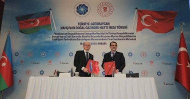 Energy and Natural Resources Minister Fatih Dönmez (R) and his Azerbaijani counterpart Parviz Shahbazov during the signing ceremony of the MoU, Ankara, Turkey, Dec. 15, 2020. (Sabah File Photo)