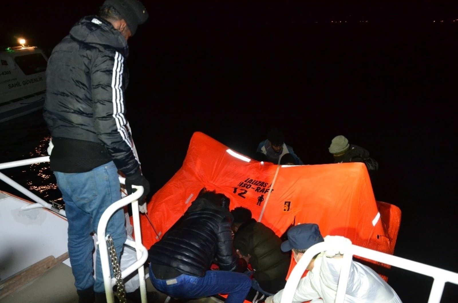 Penjaga pantai Turki menyelamatkan 73 migran gelap di lepas pantai barat
