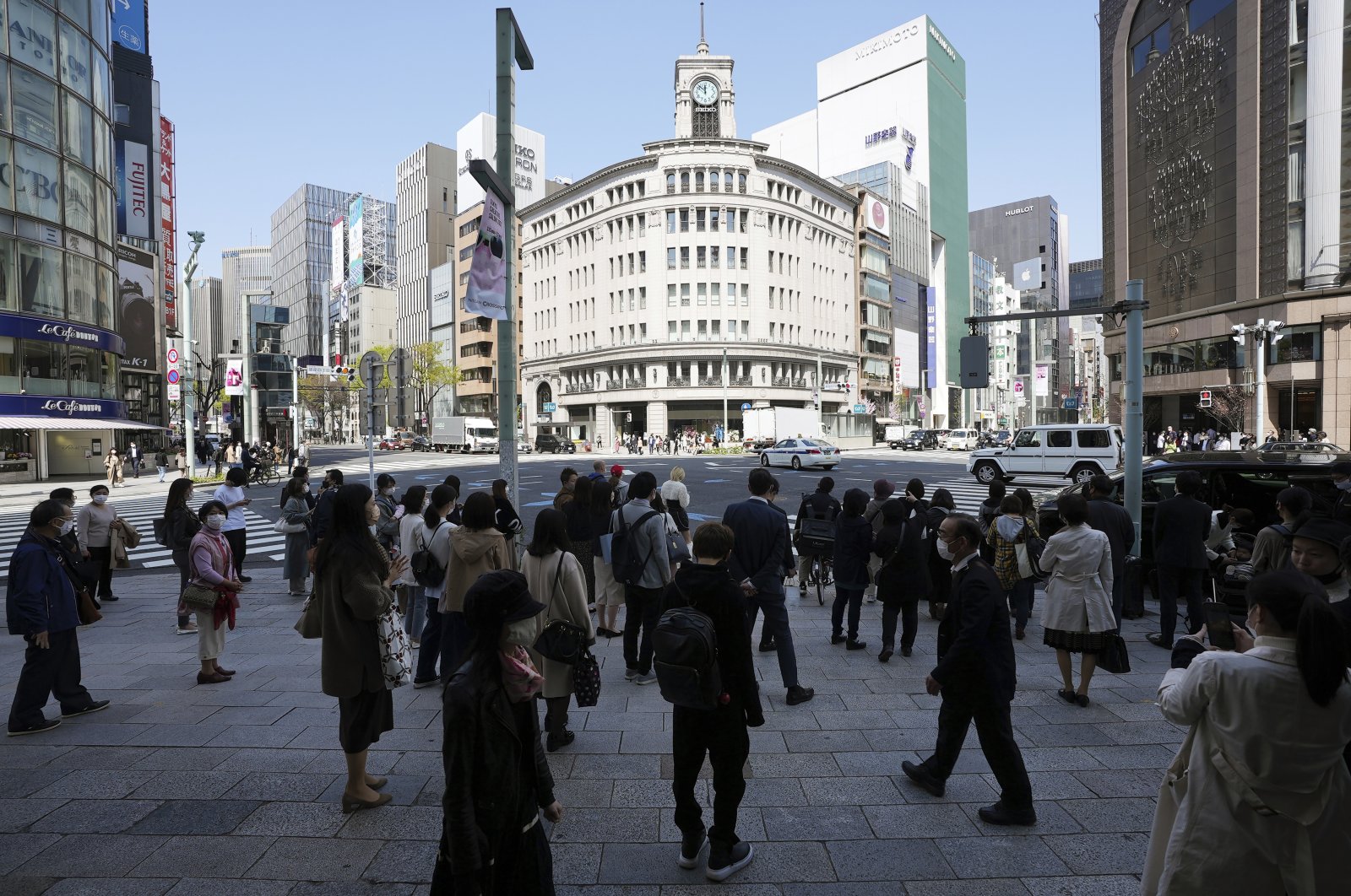 BOJ menaikkan prospek inflasi tetapi mempertahankan sikap kebijakan yang sangat mudah