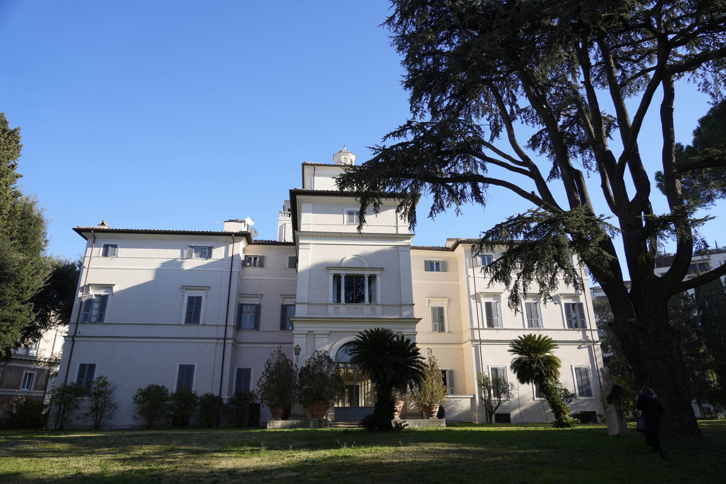 Pemandangan umum Villa Aurora di Roma, Italia, 18 Januari 2022. (AP)