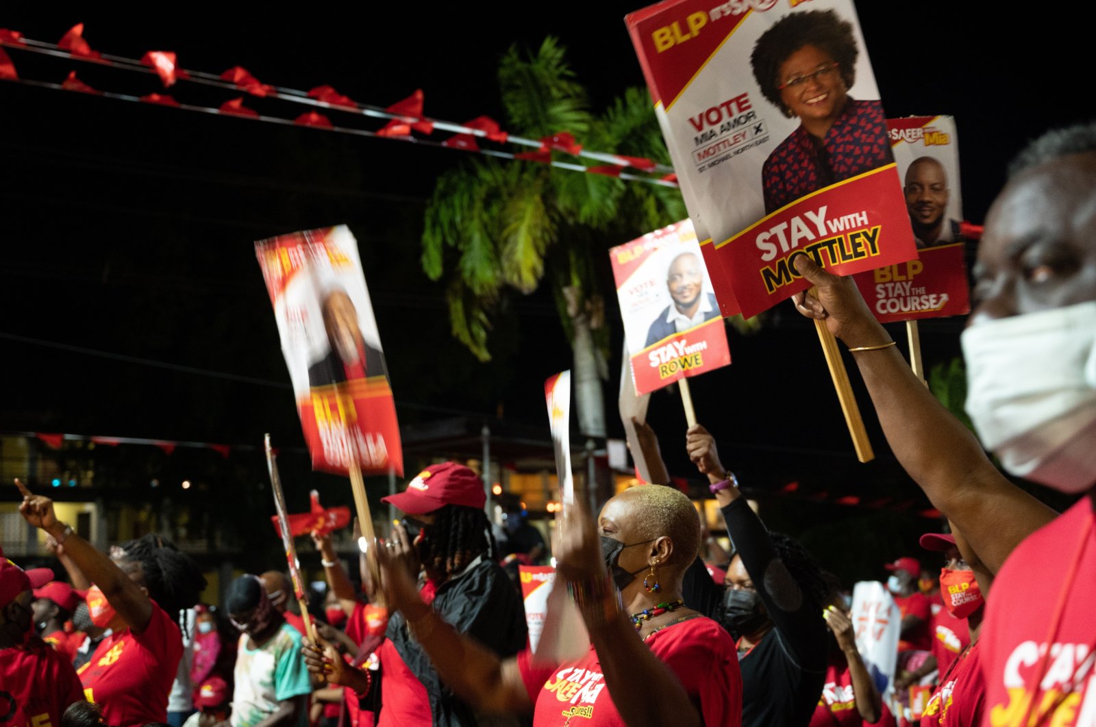 Supporters of the Barbados Labor Party (BLP) attend the final rallies of their party&#039;s candidates at Independence Square in downtown Bridgetown, Barbados, Jan. 19, 2022. (EPA Photo)