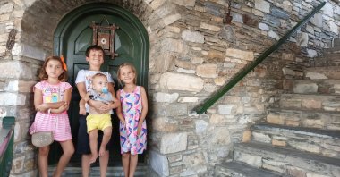 Candi Gülteki&#039;s four children in Kuşadası, Aydın, western Turkey. (Photo by Leyla Yvonne Ergil)