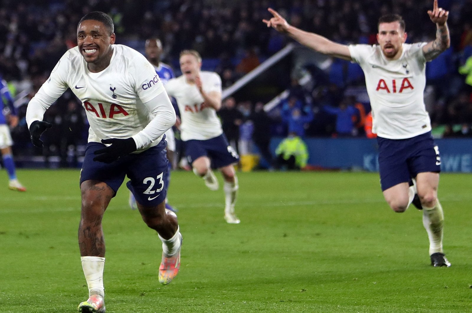 Tottenham menyegel kemenangan comeback yang menakjubkan atas Leicester untuk pergi kelima