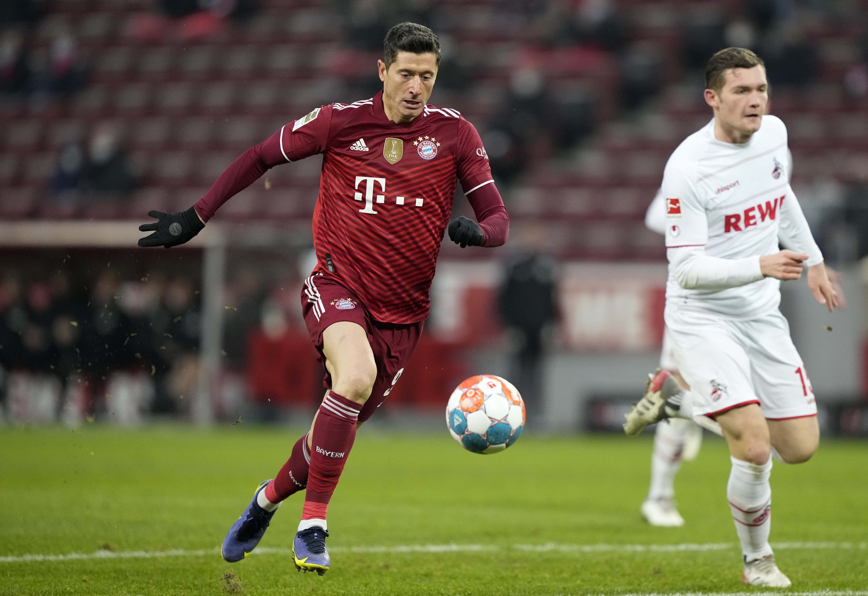 Bayern star Lewandowski eyes breaking own Bundesliga goal record | Daily  Sabah