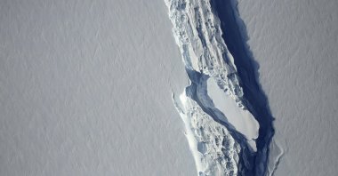 The Antarctic Peninsula's rift in the Larsen C ice shelf can be seen from NASA's IceBridge mission Digital Mapping System, Nov. 10, 2016. (NASA via AFP)