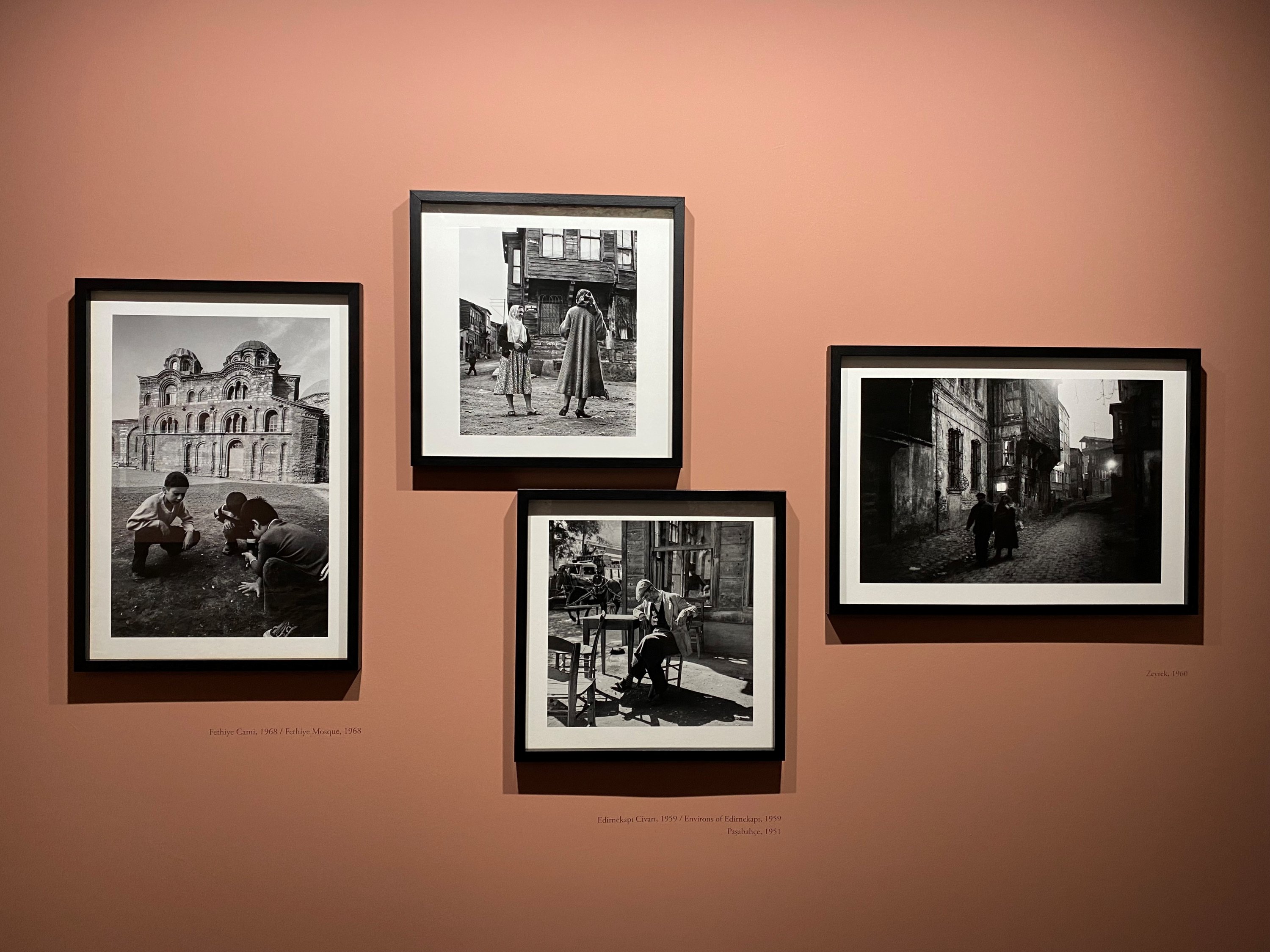 A view of the “Miscellaneous Istanbul” exhibition. (Courtesy of Ara Güler Museum)