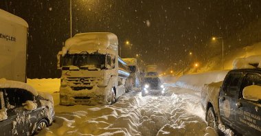 Vehicles stuck on the Trans-European Motorway (TEM) in Bolu, northern Turkey, Jan. 24, 2022. (IHA PHOTO)