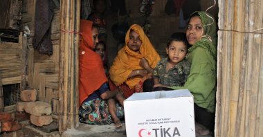 Aid from TIKA is delivered to Rohingya refugees and marginalized host communities, Dhaka, Bangladesh, Nov. 23, 2020. (Courtesy of TIKA)