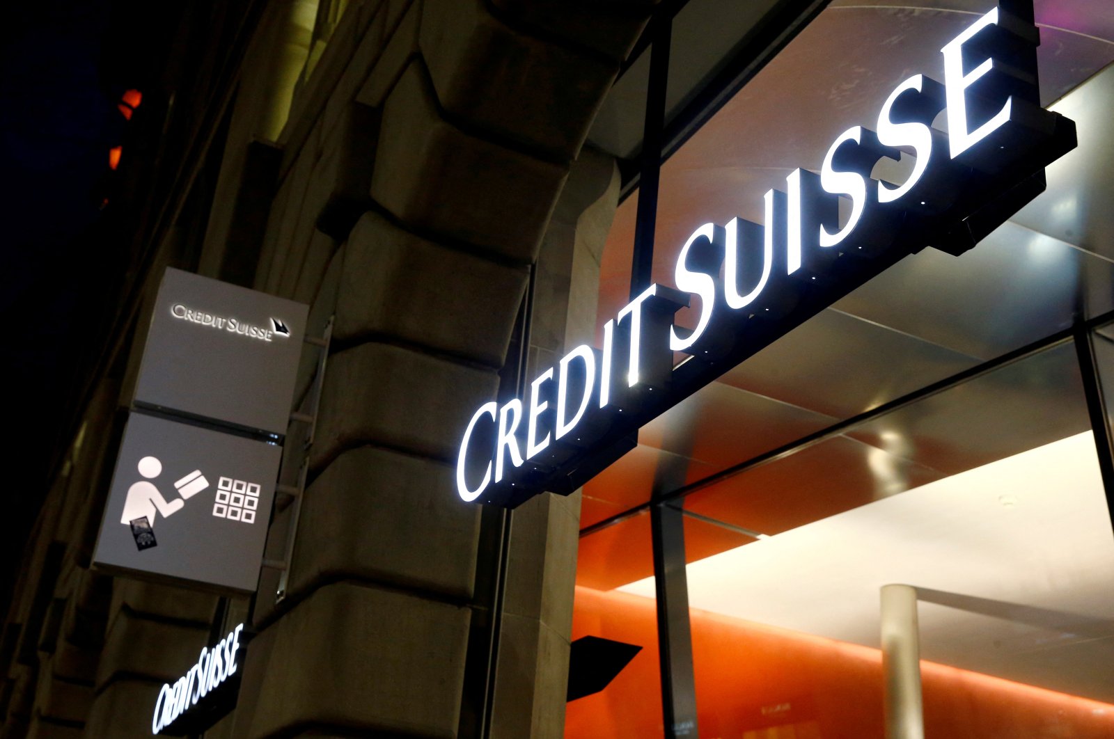 The logo of Swiss bank Credit Suisse is seen at a branch office in Zurich, Switzerland, Nov. 3, 2021. (Reuters Photo)