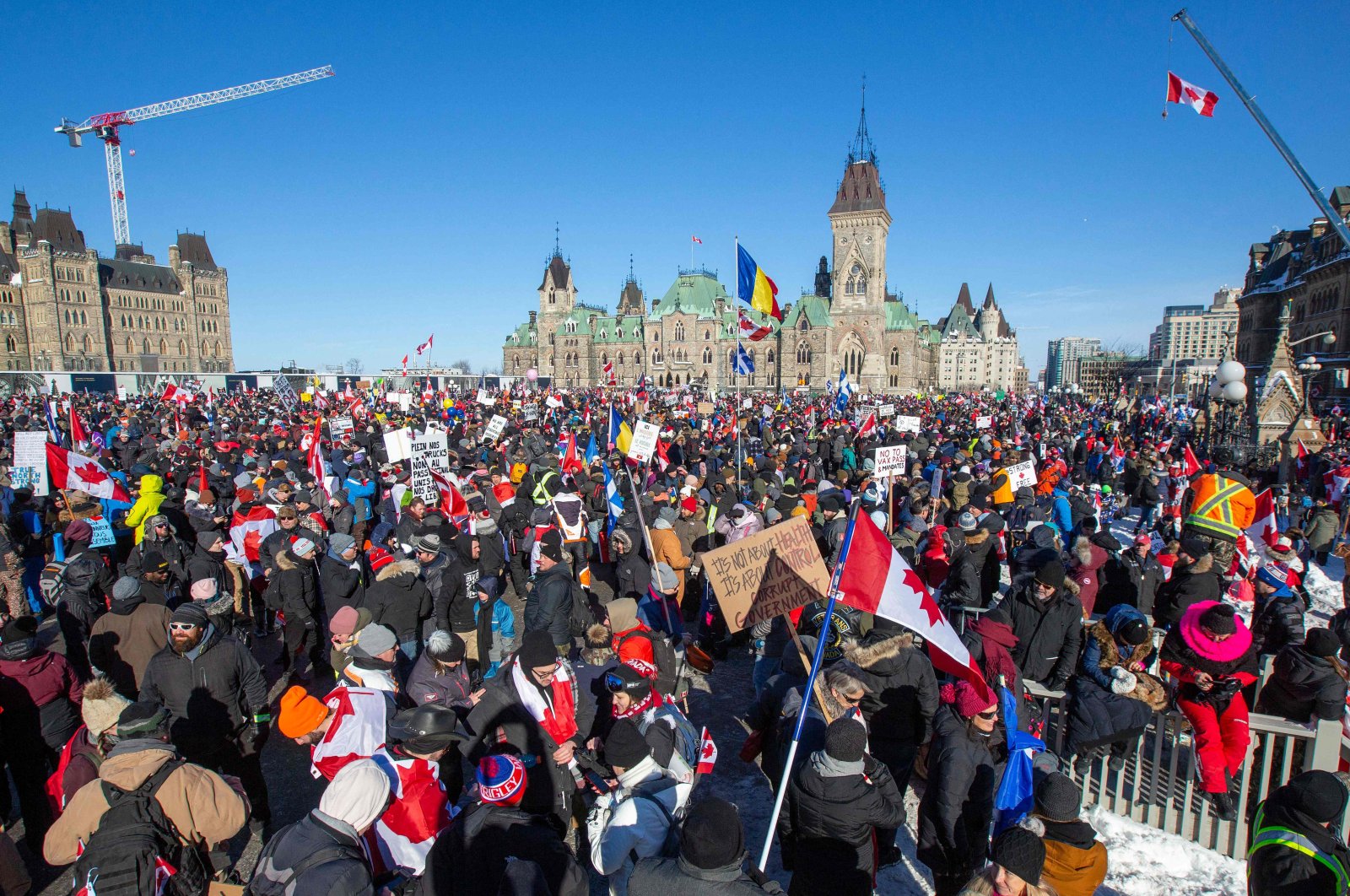 Supporters arrive at Parliament Hill for the Freedom Truck Convoy to protest against COVID-19 vaccine mandates and restrictions in Ottawa, Canada, Jan. 29, 2022. (AFP Photo)