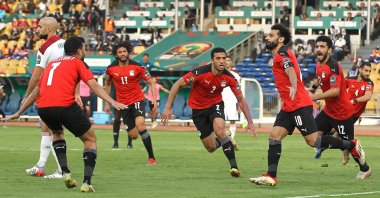 Egypt captain Mohamed Salah (2nd R) celebrates scoring in an AFCON quarterfinal match against Morocco, Yaounde, Cameroon, Jan. 30, 2022. (EPA Photo)