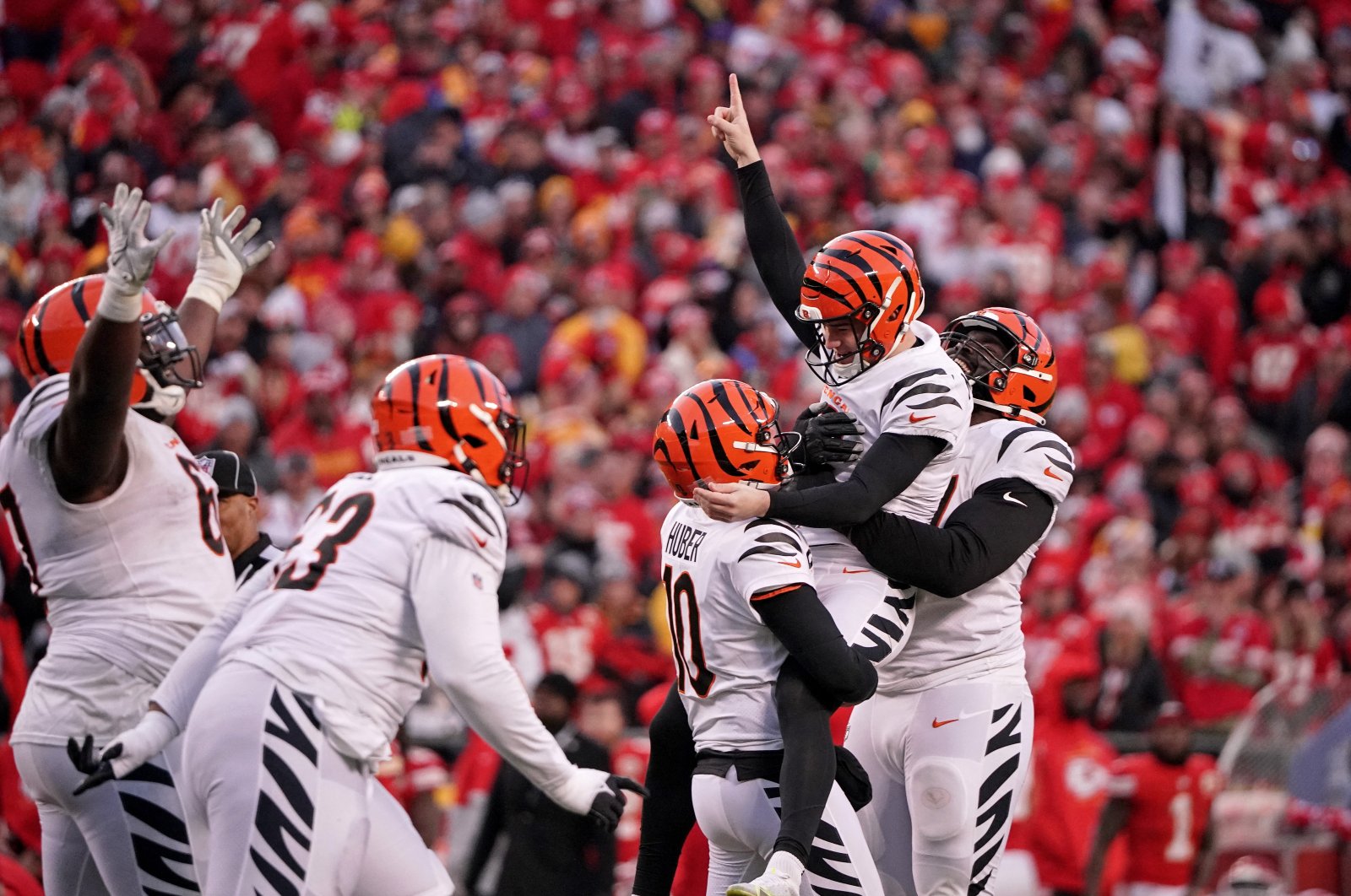 Rams, Bengals mengatur pertarungan Super Bowl dengan kemenangan comeback