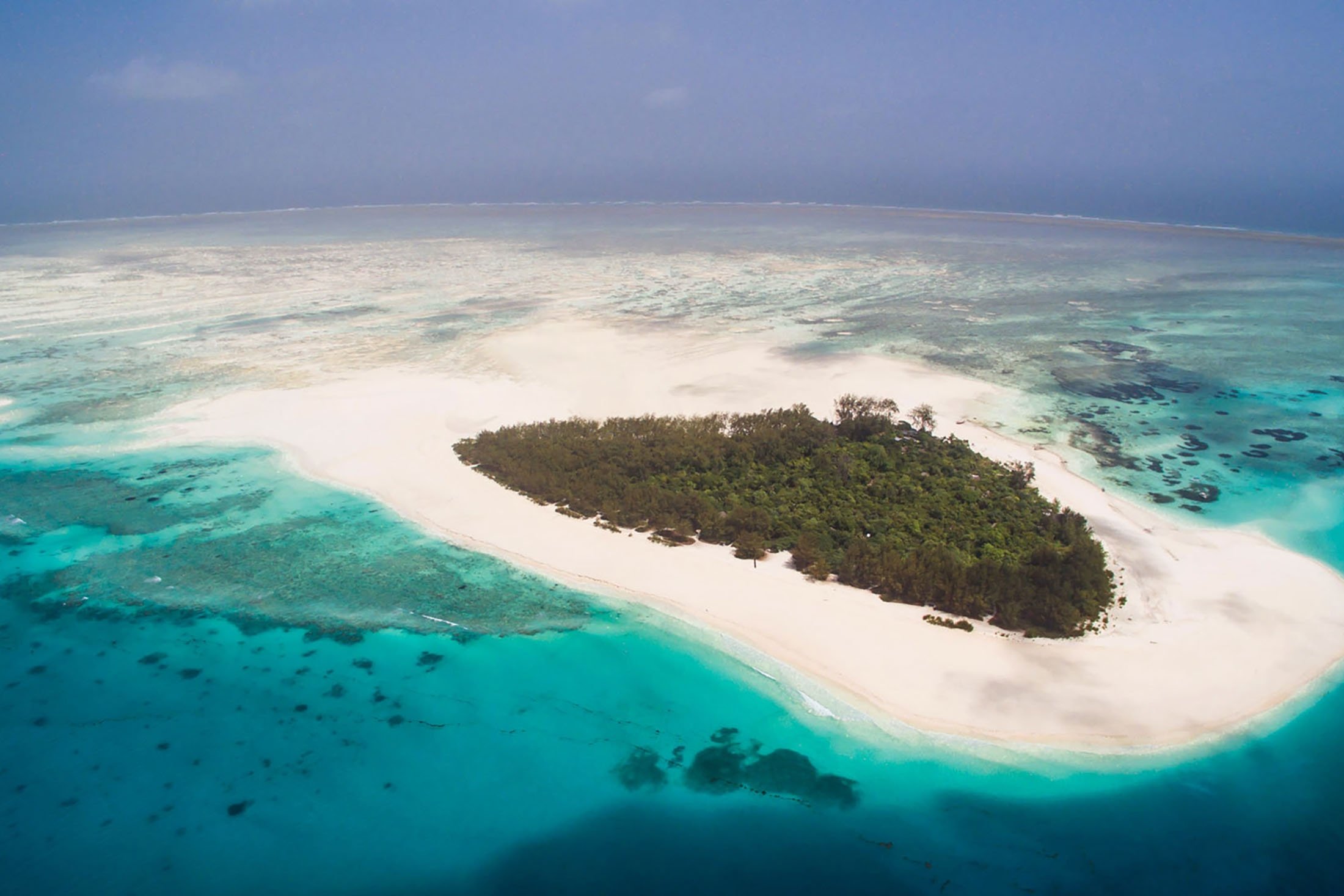 Nouă dintre cele 50 de insule din arhipelagul Zanzibar sunt de vânzare.  (și dincolo prin dpa)