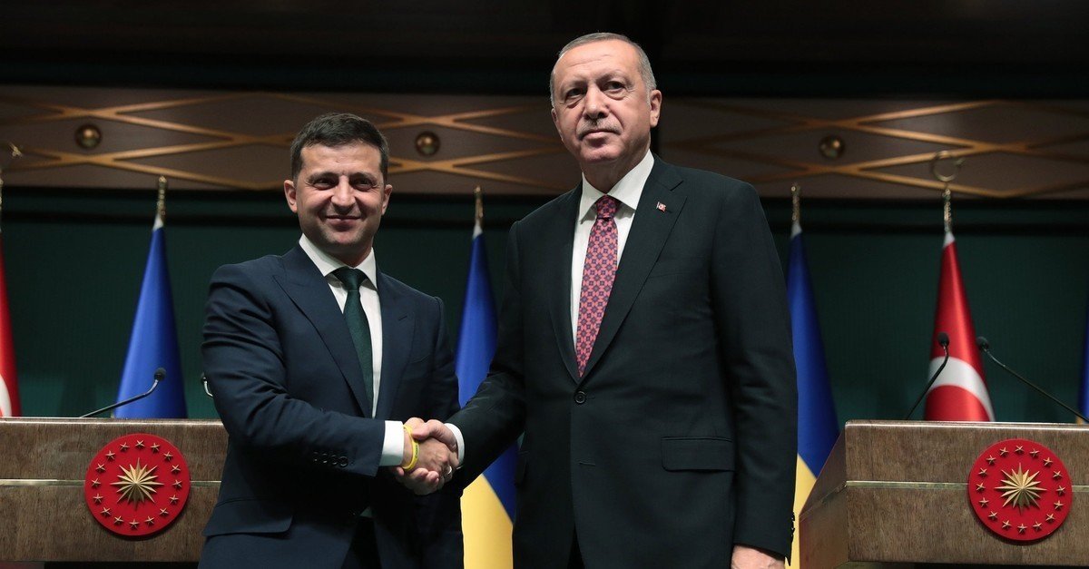 President Recep Tayyip Erdoğan (R) and his Ukrainian counterpart Volodymyr Zelenskyy shake hands after joint press conference, Ankara, Aug. 7, 2019. (Sabah File Photo)