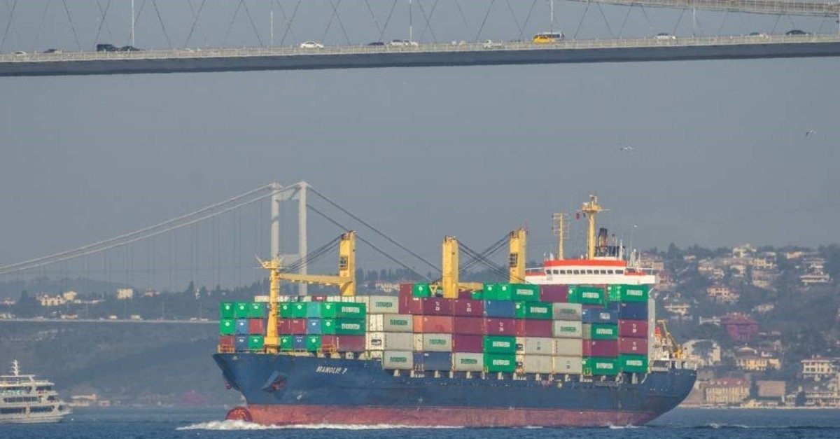 A container ship passing under the July 15 Martyrs Bridge, Istanbul, Jan. 22, 2015. (iStock Photo)