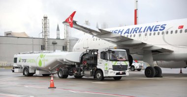 A fuel truck stands next to a THY airplane at Istanbul Airport, Turkey, Feb. 2, 2022. (DHA PHOTO)