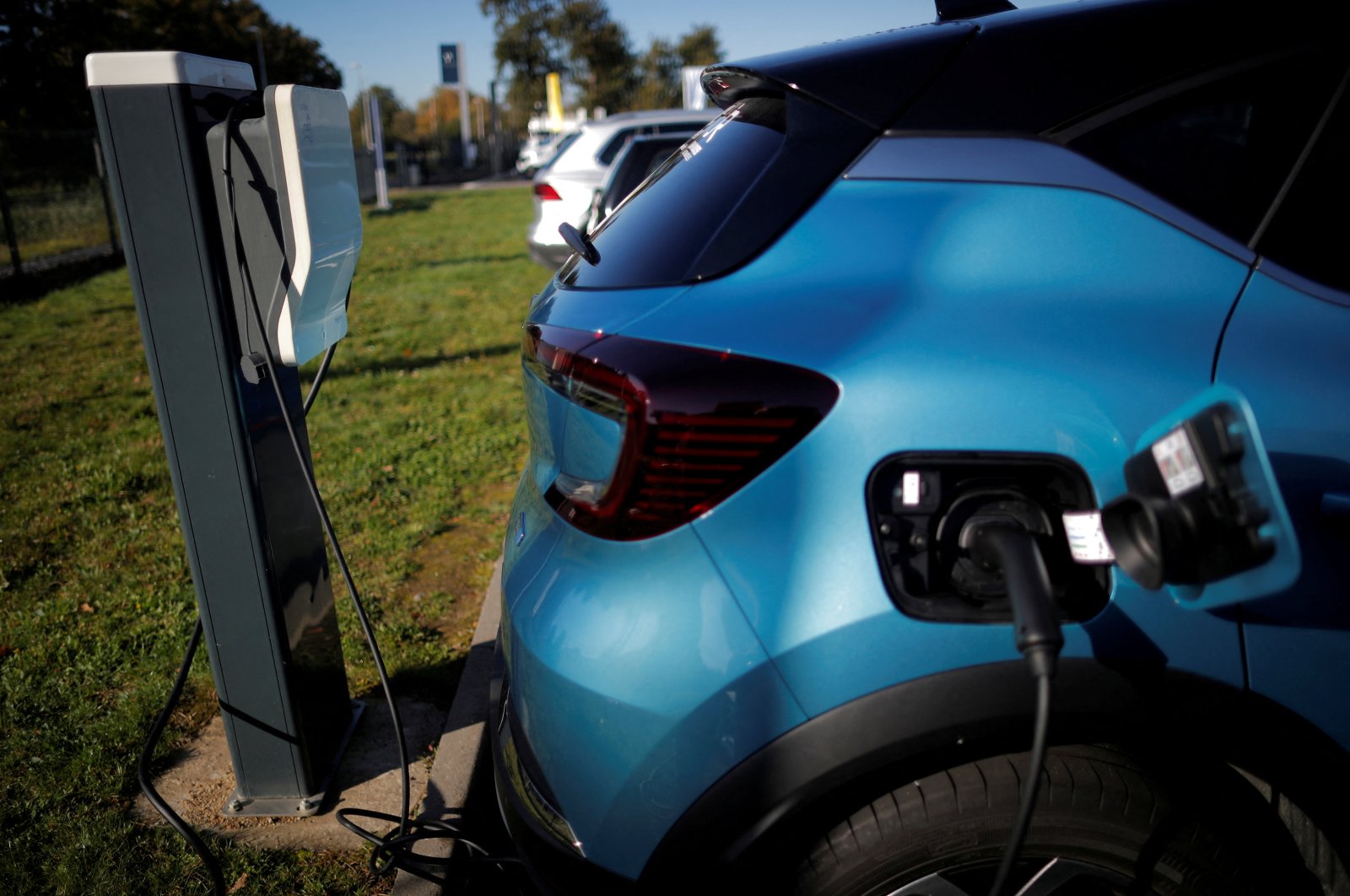 A Renault wall box is used by a Renault Captur hybrid car at a dealership in Les Sorinieres, near Nantes, France, Oct. 23, 2020. (Reuters Photo)
