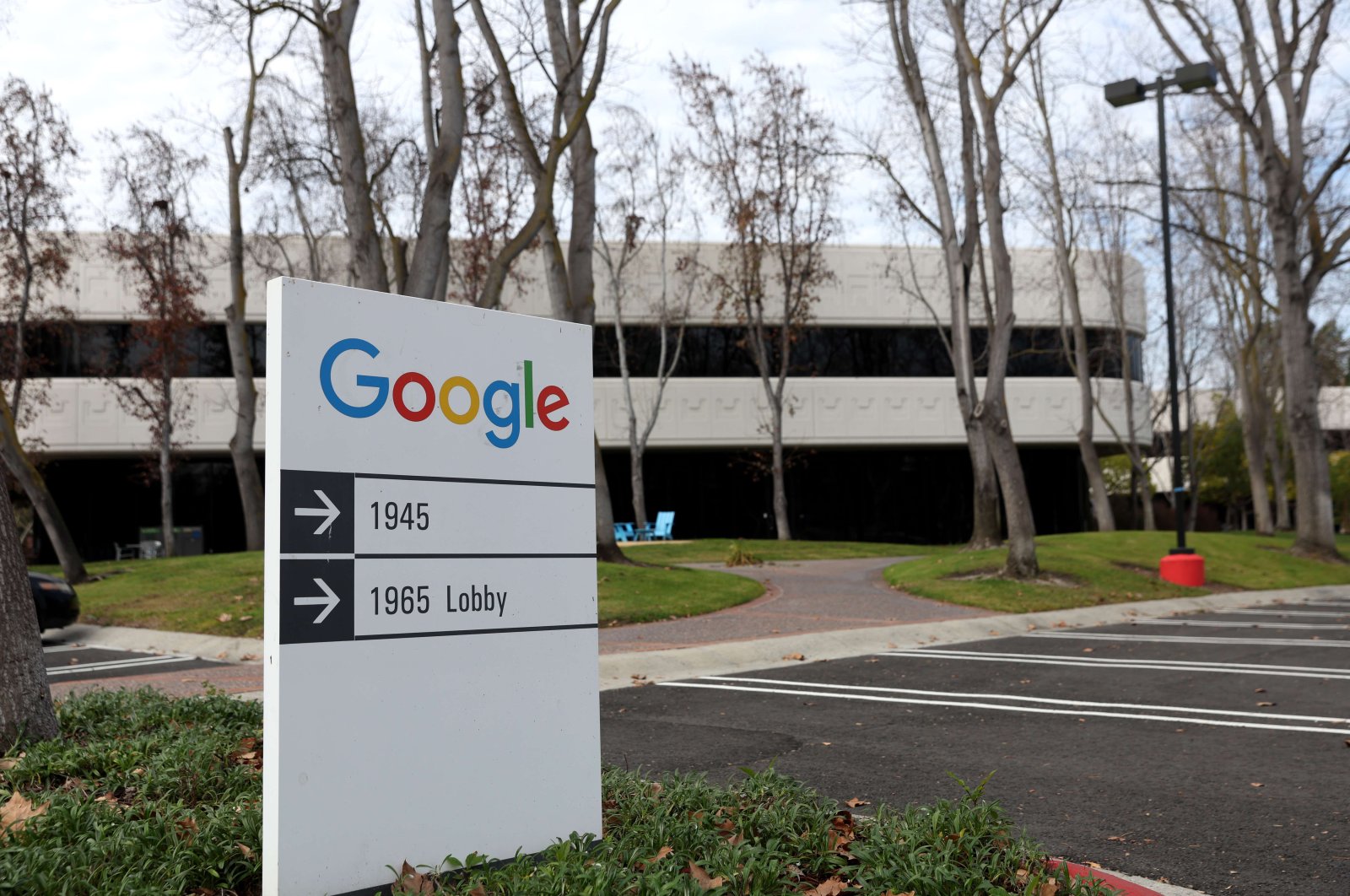 A sign is posted in front of a building on the Google campus in Mountain View, California, U.S., Jan. 31, 2022. (AFP Photo)