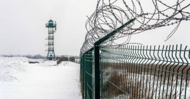 A view of Ukrainian-Russian border, some 40 kms from the second largest Ukrainian city of Kharkiv on February 7, 2022. (Photo by Sergey BOBOK / AFP)