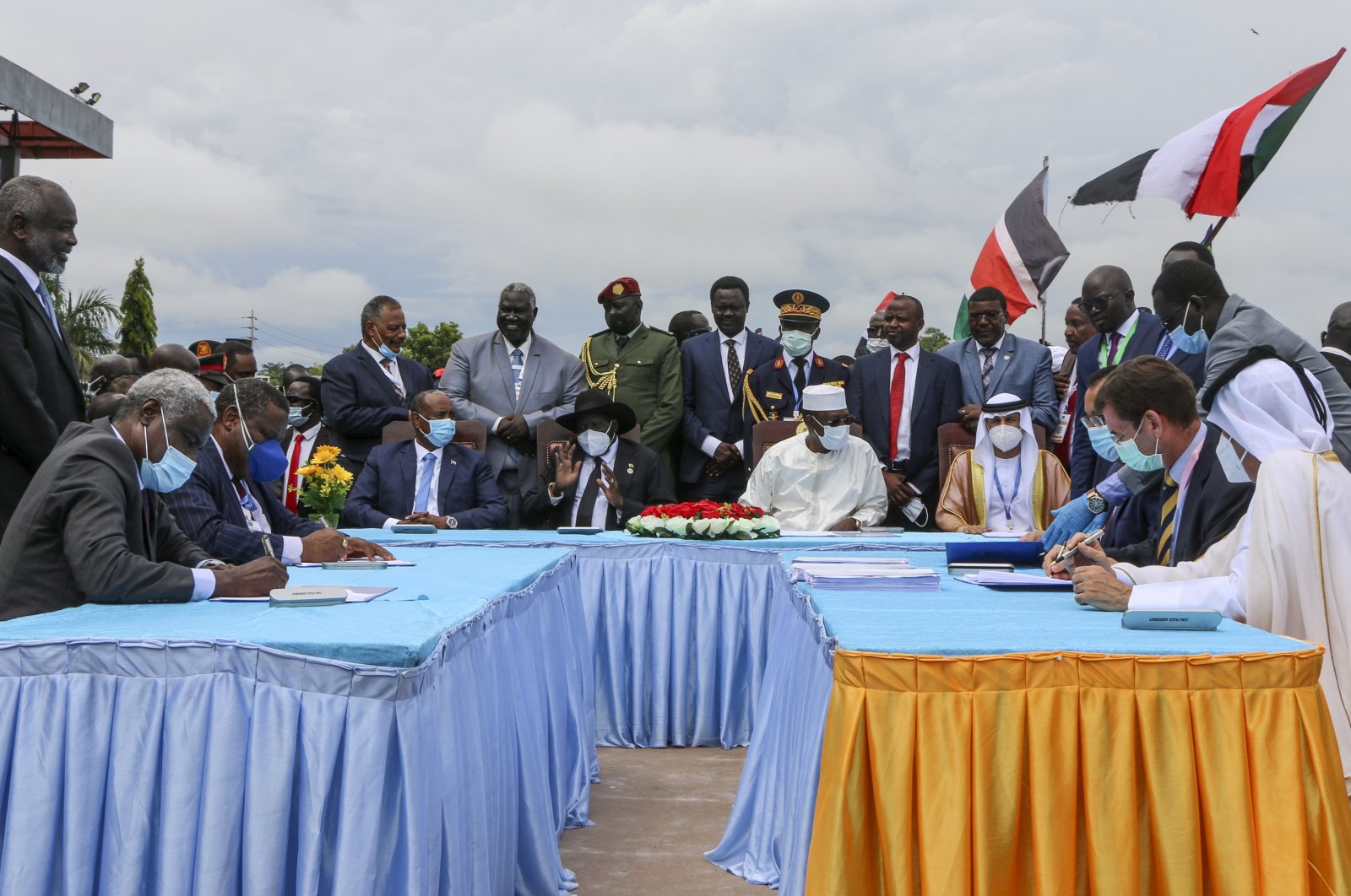  The then head of Sudan&#039;s sovereign council, Gen. Abdel-Fattah Burhan, seated center-left, President of South Sudan Salva Kiir, seated center, and then President of Chad Idriss Deby, seated center-right, attend a ceremony to sign a peace deal between Sudan&#039;s transitional authorities and a rebel alliance, in Juba, South Sudan, on Oct. 3, 2020. (AP File Photo)