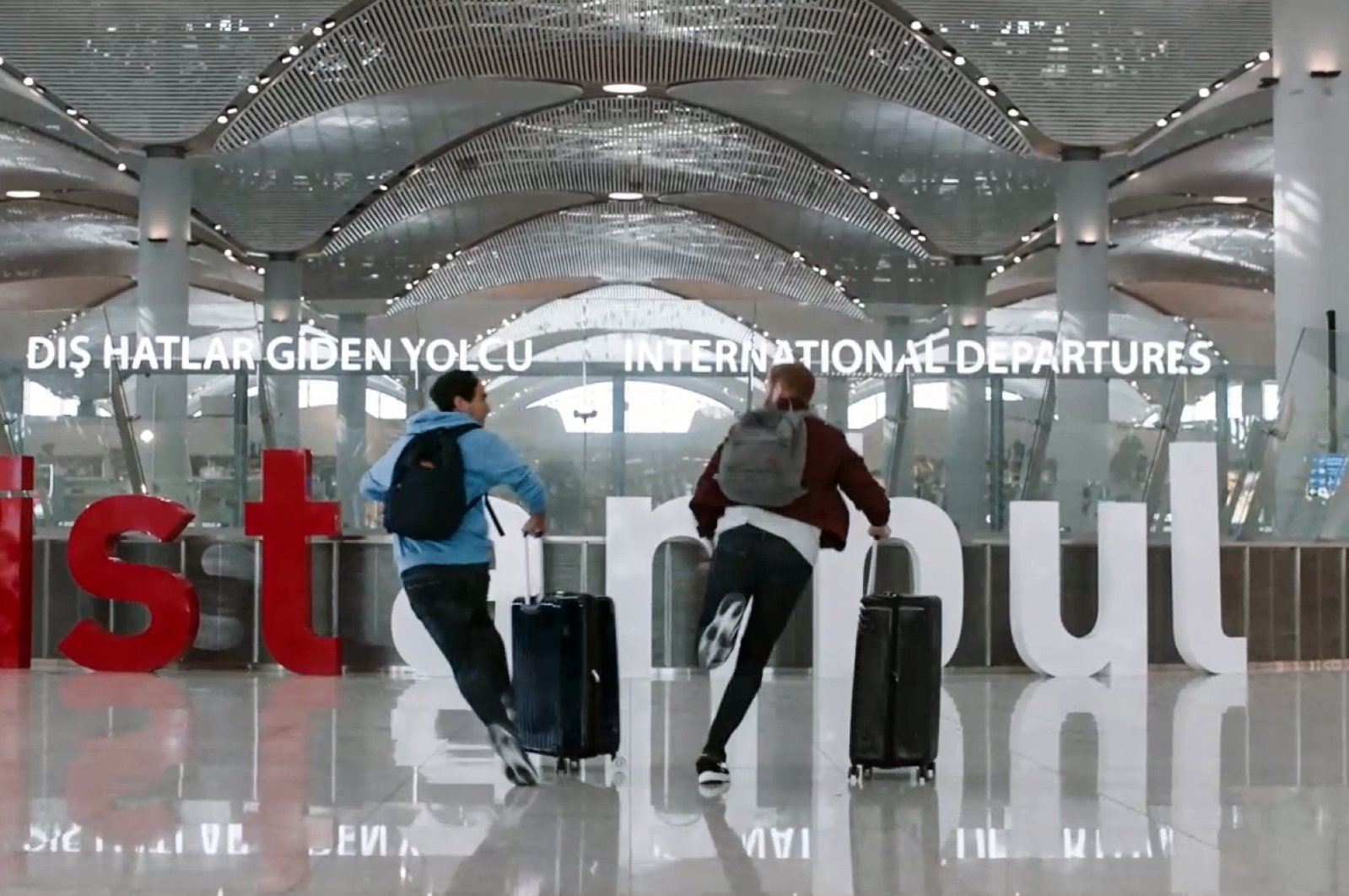 Türk Hava Yolları, dolandırıcı Zack King’in yer aldığı ilk reklam filmini gösterdi