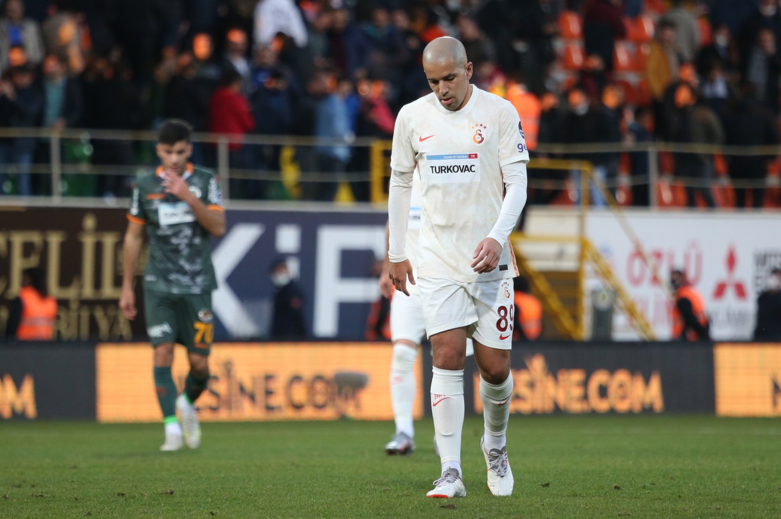 Galatasaray&#039;s Sofiane Feghouli (R) looks dejected after a Süper Lig match against Alanyaspor, Alanya, Turkey, Feb. 6, 2022. (AA Photo)