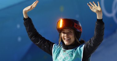 China&#039;s Gu Ailing Eileen celebrates winning the Beijing Winter Olympics women&#039;s freestyle skiing big air final, Beijing, China, Feb. 8, 2022. (EPA Photo)