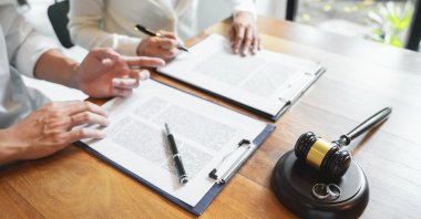 Alimonies can be terminated under Turkish laws if the spouse has financial means to sustain herself or himself. (Shutterstock Photo) 