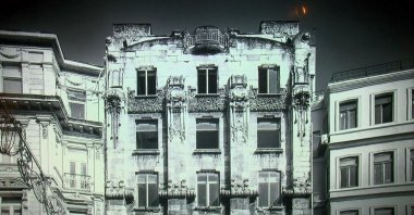 An old photo of the Botter Apartment, Istanbul. (DHA Photo)