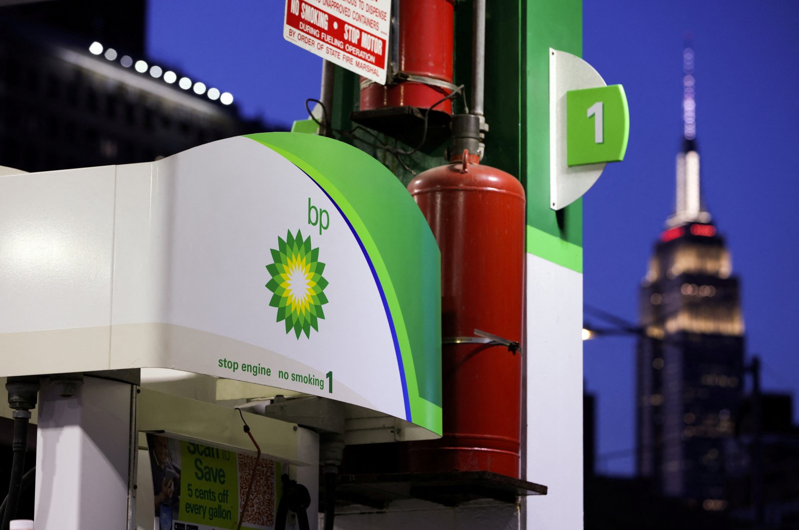 The BP logo is seen at a BP gas station in Manhattan, New York City, U.S., Nov. 24, 2021. (Reuters Photo)