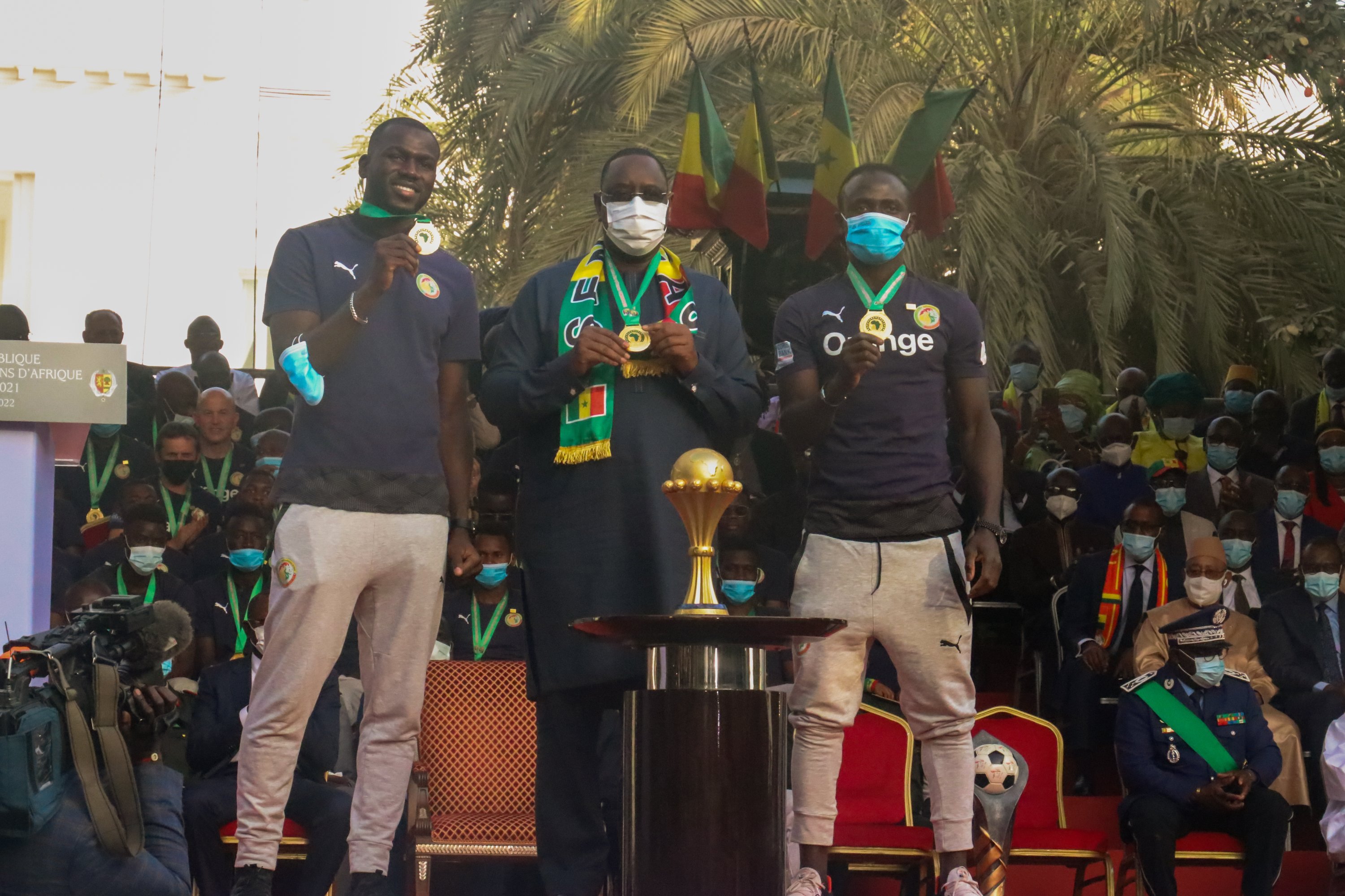 Senegal footballers Kalidou Koulibaly (L) and Sadio Mane (R) with President Macky Sall during a reception, Dakar, Senegal, Feb. 8, 2022. (AA Photo)