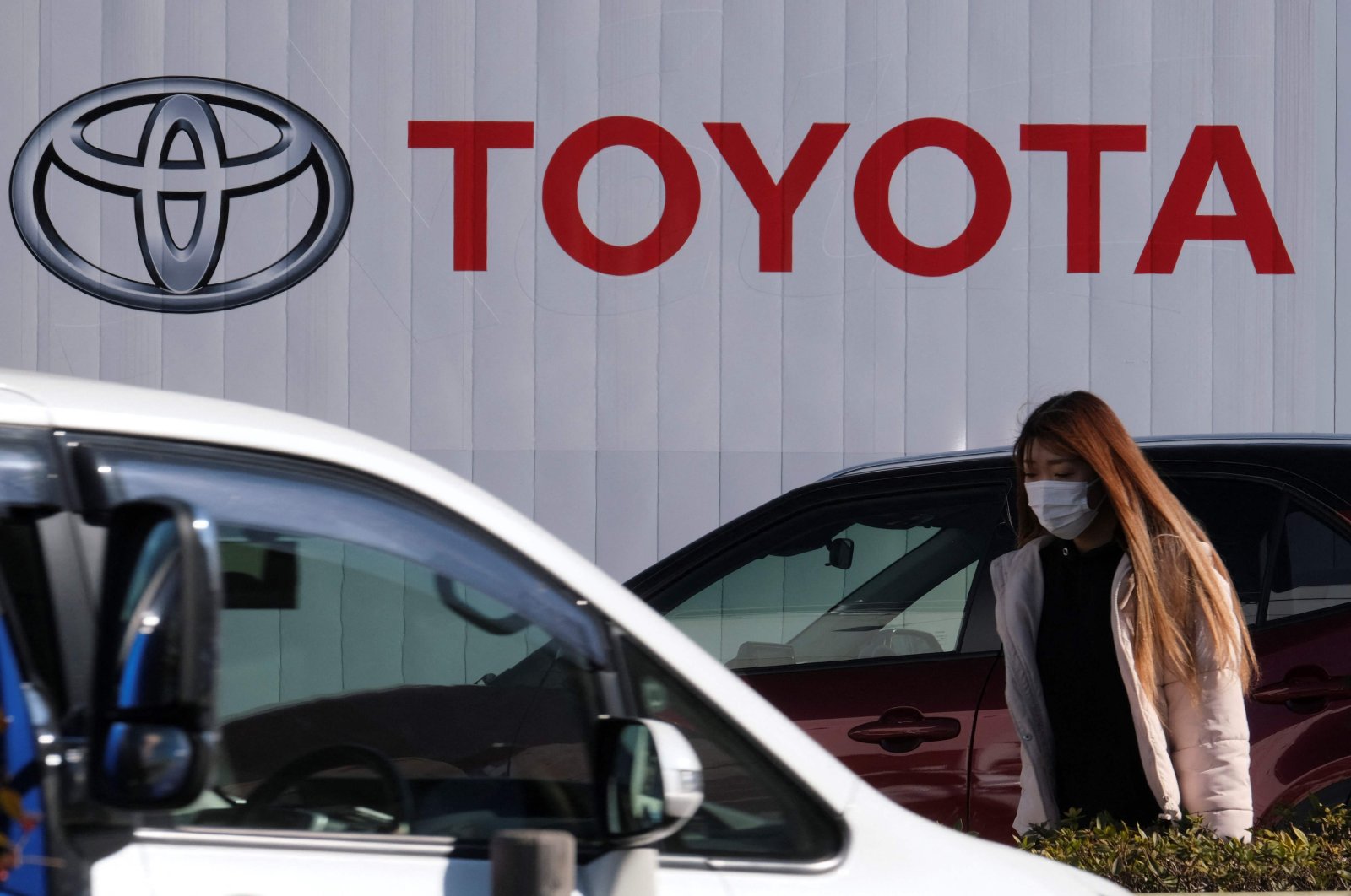The logo of Japan&#039;s Toyota Motor is displayed at a dealership in Tokyo, Japan, Feb. 9, 2022. (AFP Photo)