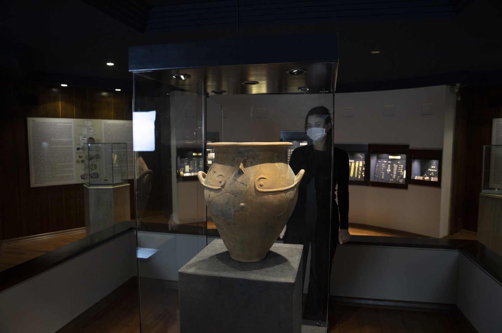 An item of pottery found in the Limantepe mound and featuring a depiction of a human face on display at Izmir Archaeology Museum, western Turkey, Feb. 8, 2022. (AA)