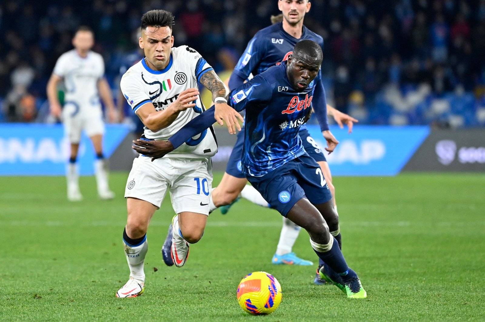 Inter Milan&#039;s Lautaro Martinez (L) vies for the ball against Napoli&#039;s Kalidou Koulibaly during a Serie A match, Naples, Italy, Feb. 12, 2022. (AFP Photo)