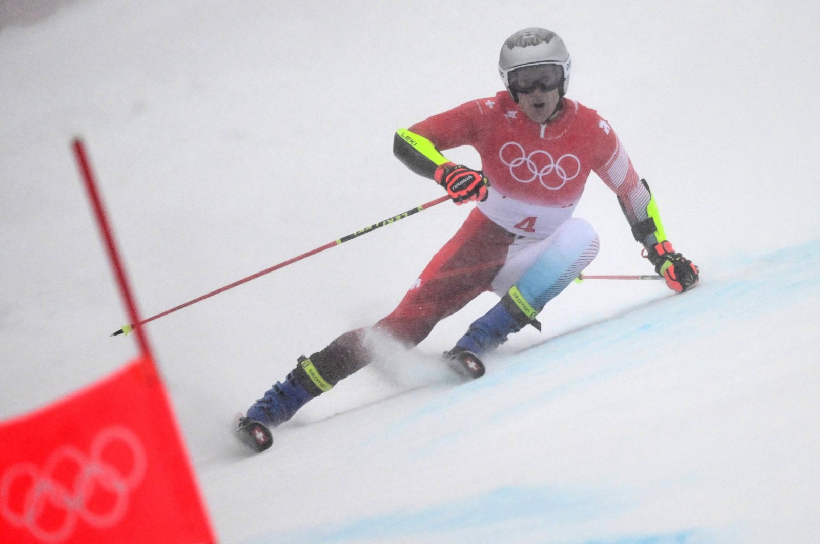 Switzerland&#039;s Marco Odermatt competes in the Beijing 2022 Winter Olympic Games men&#039;s giant slalom, Yanqing, China, Feb. 13, 2022. (AFP Photo)