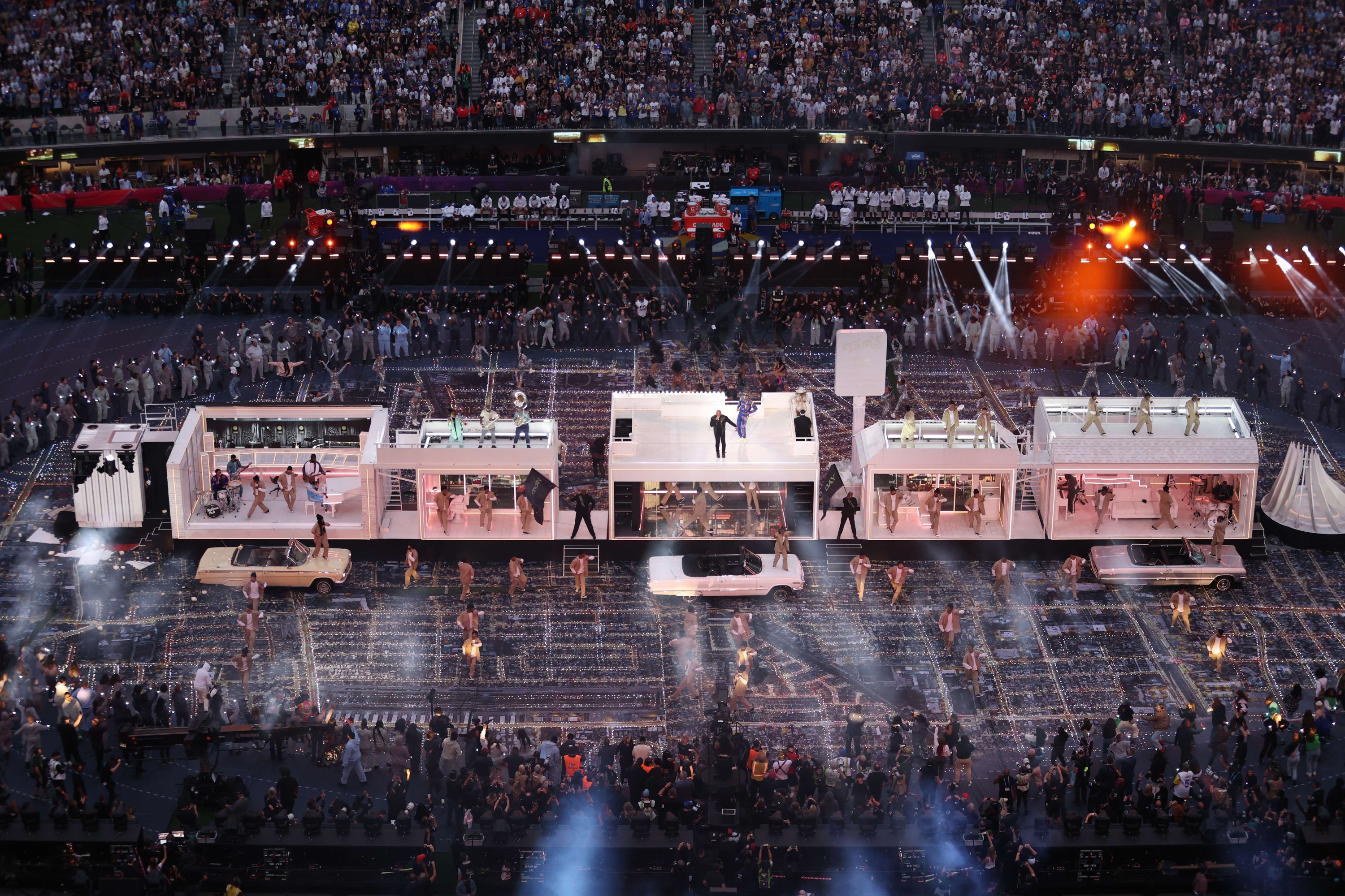 Dr. Dre and Snoop Dogg perform during the Pepsi Super Bowl LVI Halftime Show at SoFi Stadium, Feb. 13, 2022, Inglewood, California, U.S. (AFP Photo)