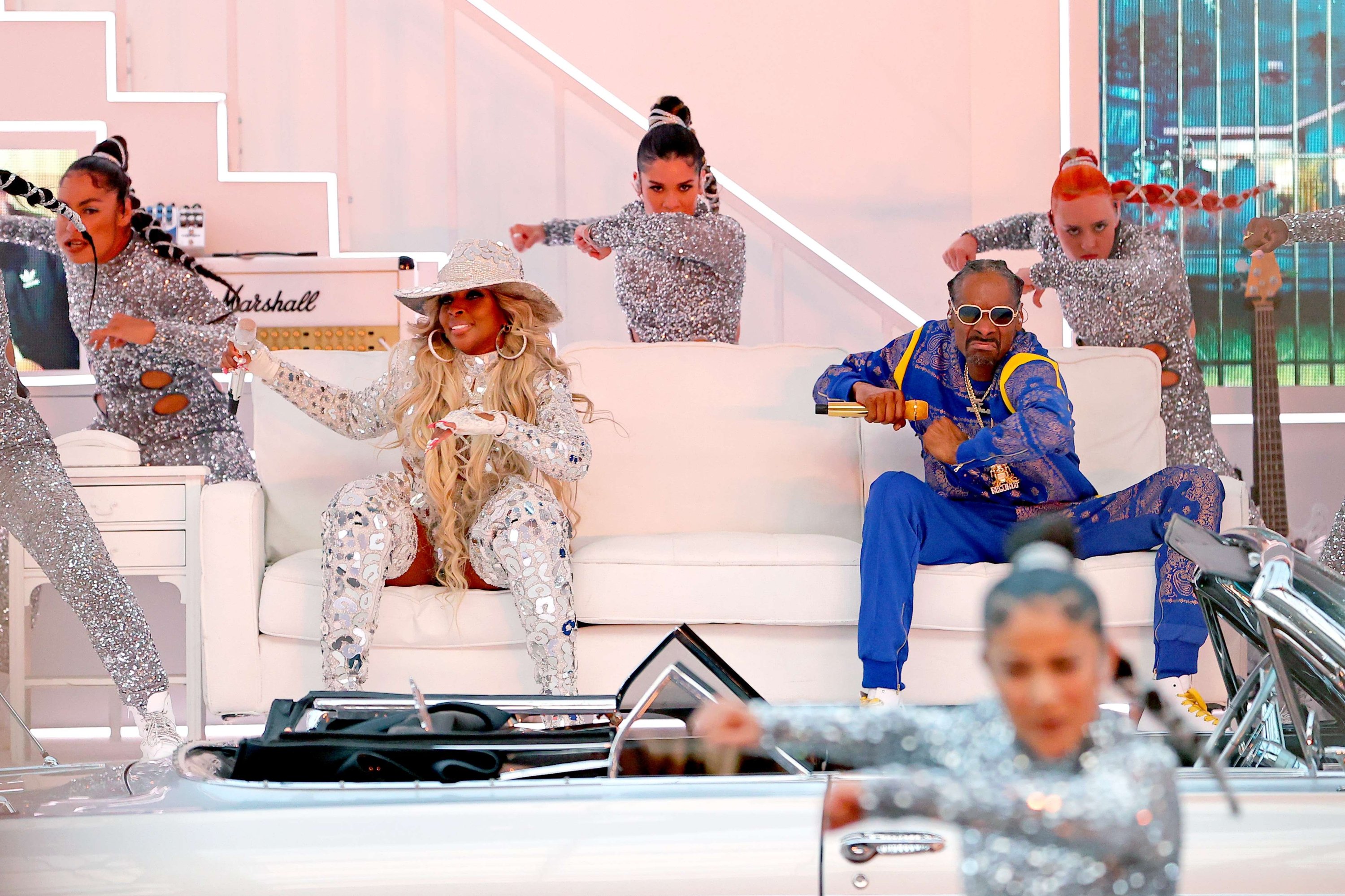 Mary J. Blige and Snoop Dogg perform during the Pepsi Super Bowl LVI Halftime Show at SoFi Stadium, Feb. 13, 2022, Inglewood, California, U.S. (AFP Photo)