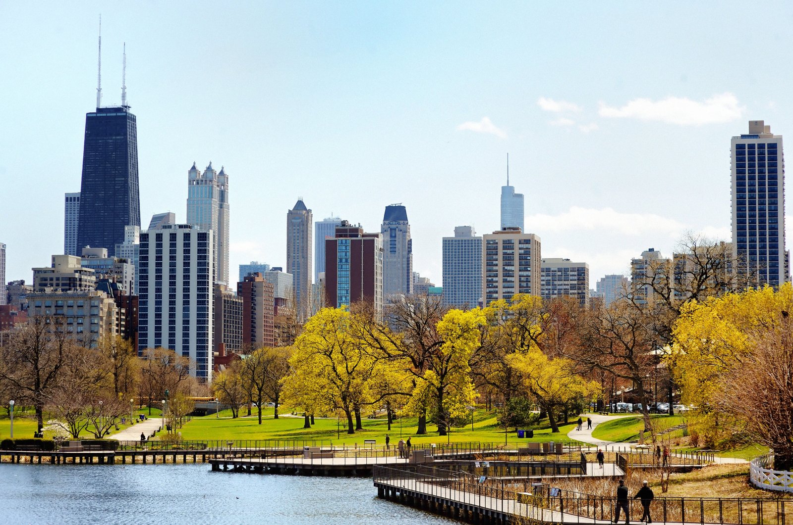 Chicago skyline with skyscrapers viewed from Lincoln Park over lake in this undated file photo. (Shutterstock Photo)