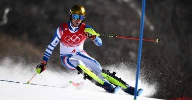 France's Clement Noel competes in the first run of the men's slalom during the Beijing 2022 Winter Olympic Games, Yanqing, China, Feb. 16, 2022. (AFP Photo)
