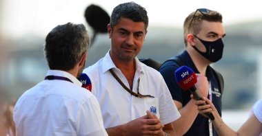 Michael Masi (C) speaks to media before Abu Dhabi GP qualifying session, Abu Dhabi, UAE, Dec. 11, 2021 (Reuters Photo)