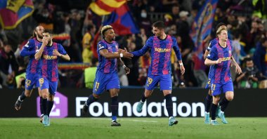 Barcelona's Spanish forward Ferran Torres (2nd R) celebrates with teammates scoring his team's first goal during the Europa League football match between FC Barcelona and SSC Napoli at the Camp Nou stadium in Barcelona, Spain, Feb. 17, 2022. (AFP Photo)
