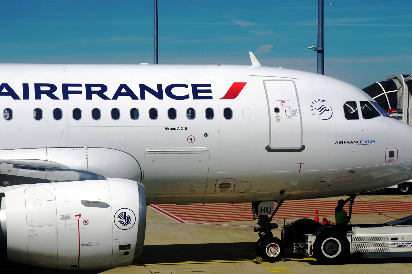An Airbus A319 jet airplane from Air France KLM (AF) is parked at the gate at the Roissy Charles de Gaulle International Airport (CDG) near Paris, France, Aug. 10, 2015. (Shutterstock Photo)