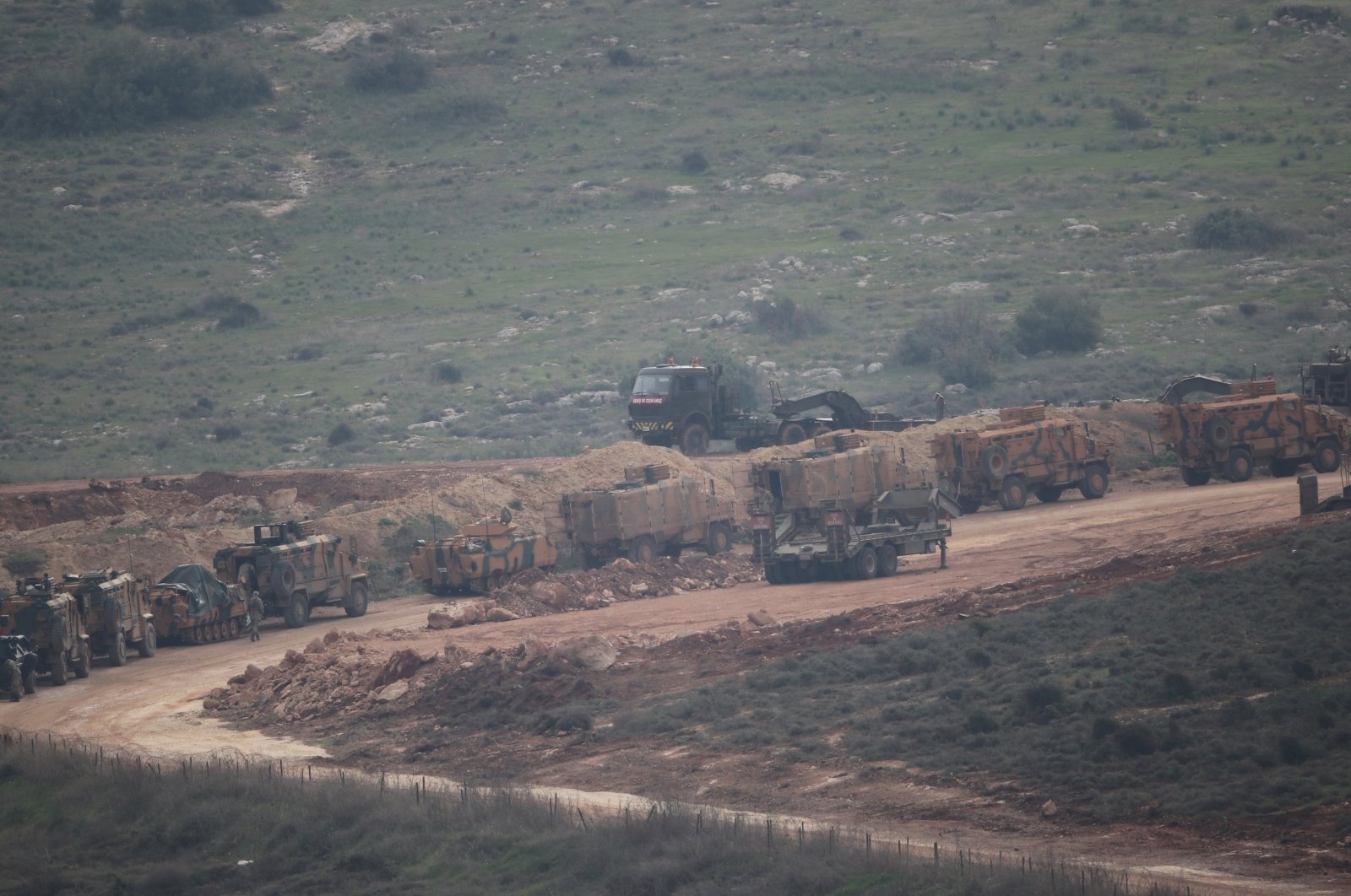 A Turkish army convoy is seen near the Turkish-Syrian border in Hatay province, Turkey, Feb. 26, 2018. (Reuters File Photo)