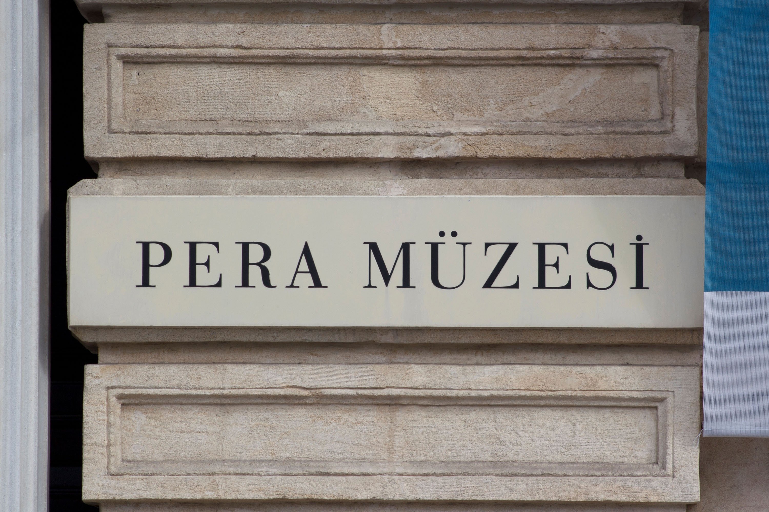 The sign at the entrance of Pera Museum in Beyoğlu, Istanbul, Turkey, Sept. 6, 2021. (Shutterstock Photo)